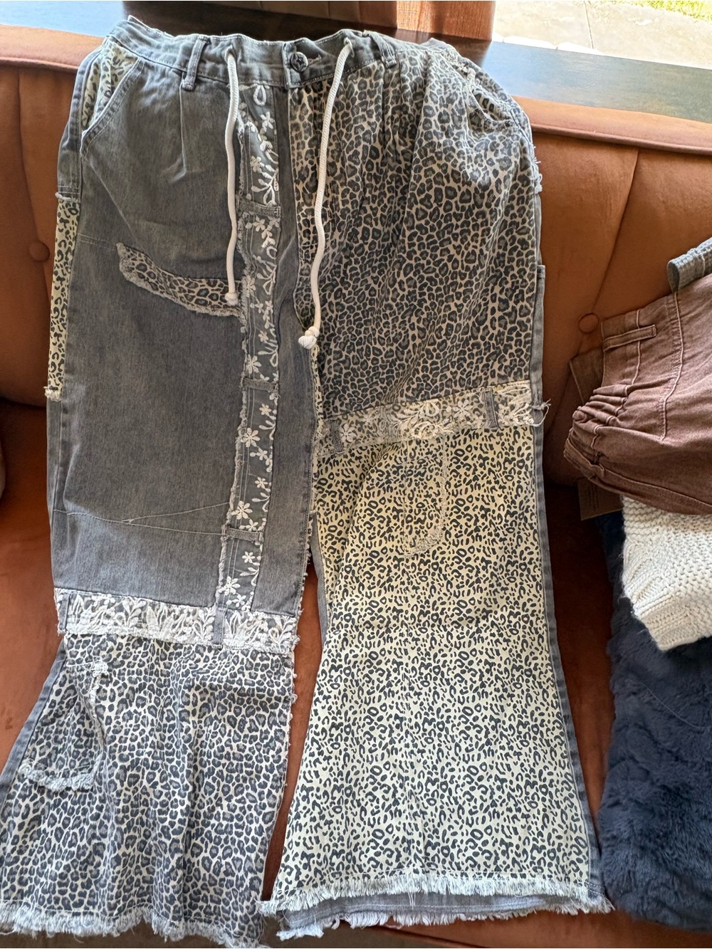 POL Mixed-Print Patchwork Wide-Leg Pants in Gray and Cream